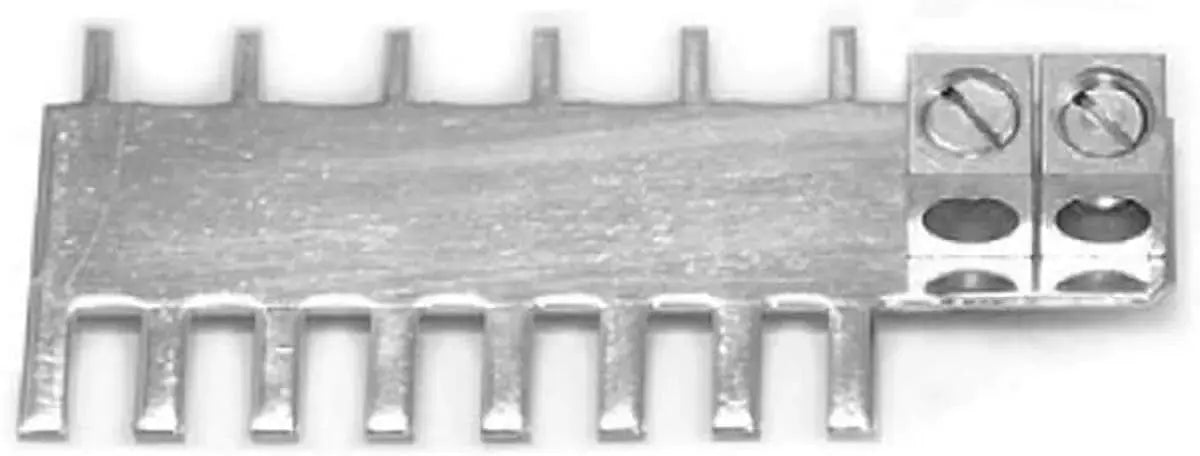 Outback Power Combiner Bus Bar with Dual #2/0 AWG Output Lugs (SKU Part Number FW-CBUS-12).