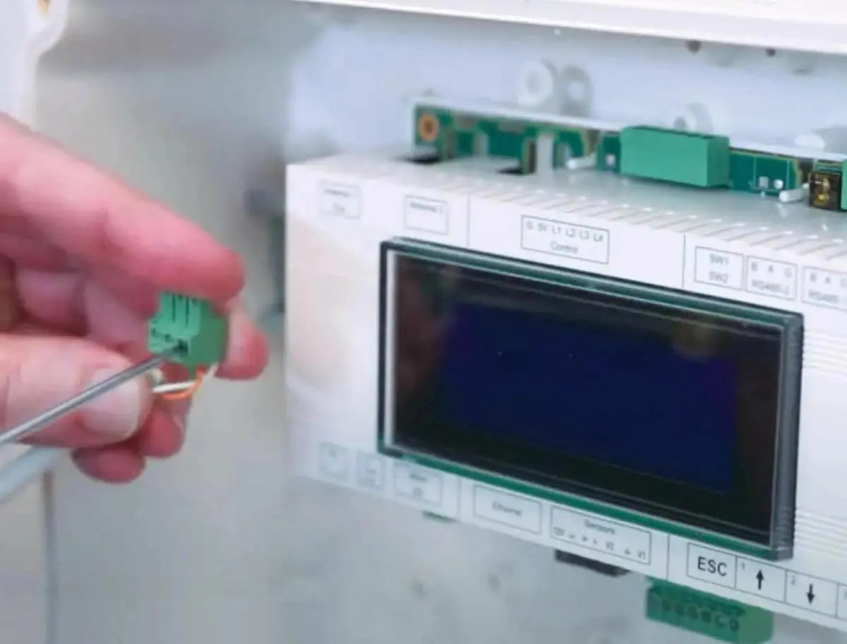 SolarEdge Technologies 100-240 Vac Terminal Block All in One Communication Commercial Gateway.